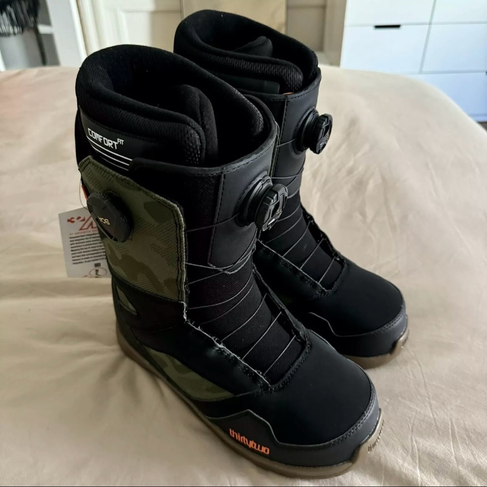 Thirty Two STW Double BOA Snowboard Boots / Mens 10 / Camo, Black